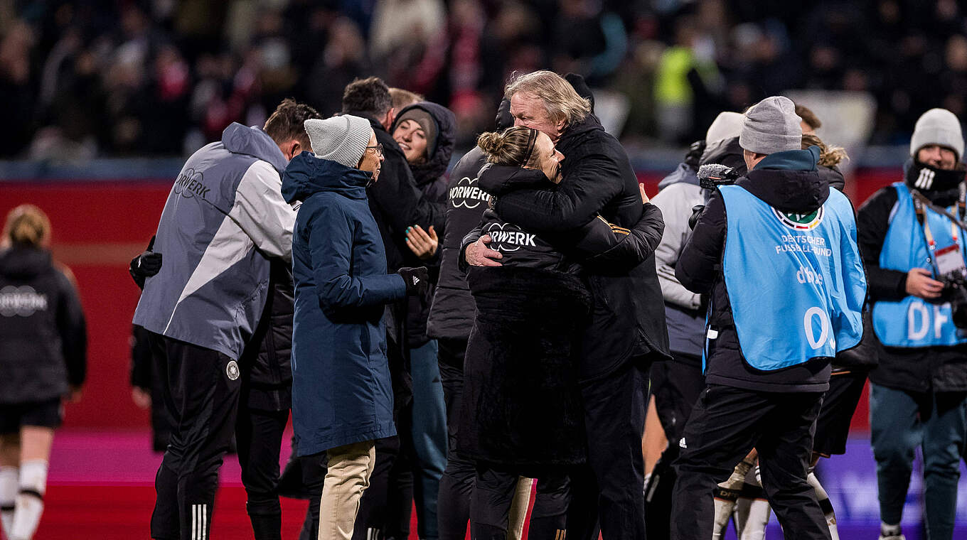 Svenja Huth Tritt Aus Nationalteam Zur Ck Dfb Deutscher Fu Ball