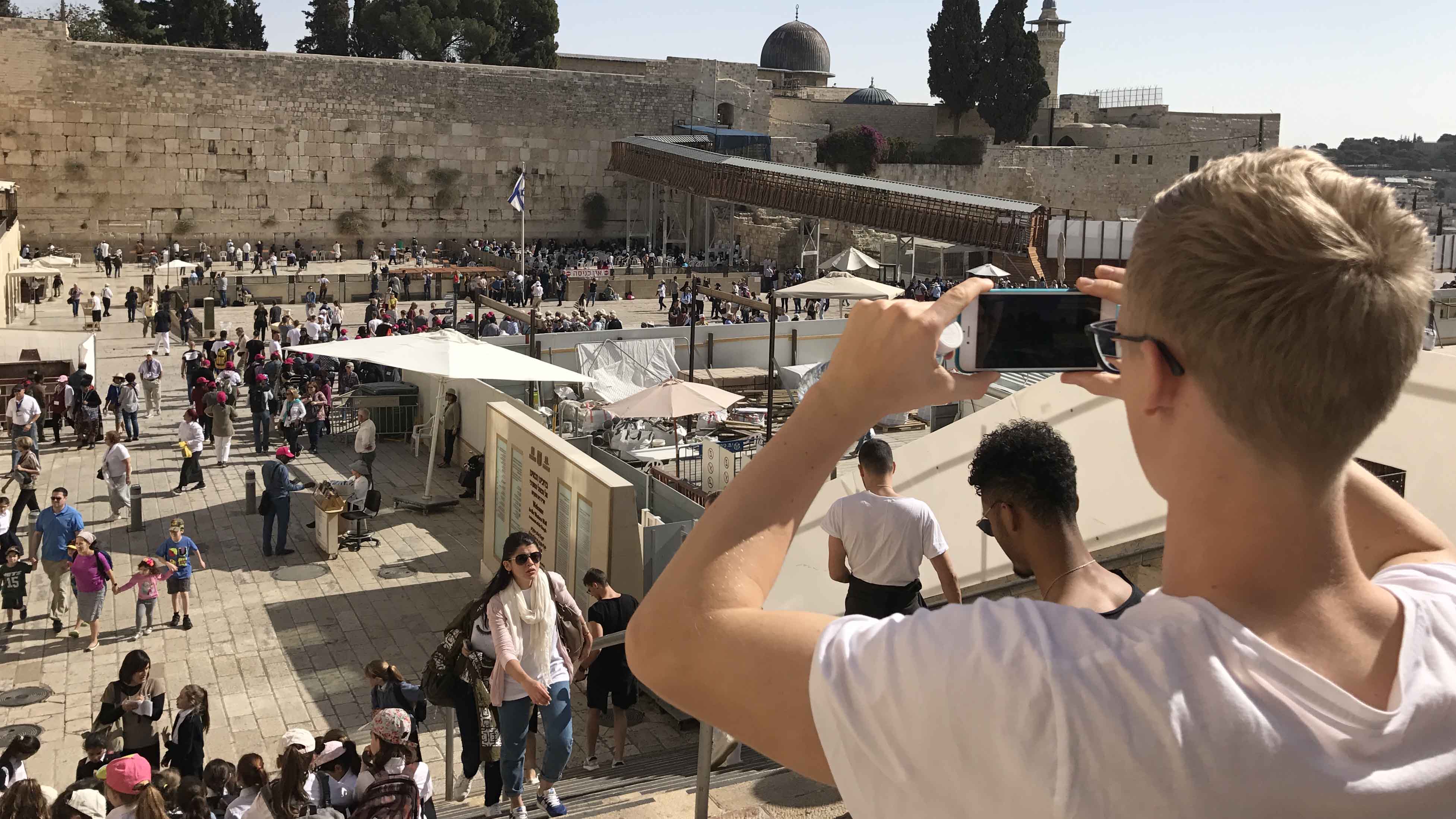 "Die Historie dieses Ortes ist beeindruckend": Baumgartl und die U 21 in Jerusalem © DFB