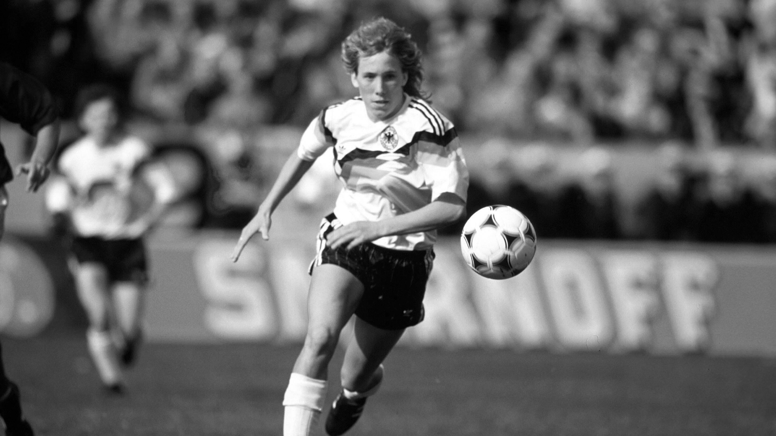 104 Länderspiele, 83 Tore, Europameisterin 1989, 1991 und 1995: Heidi Mohr © 