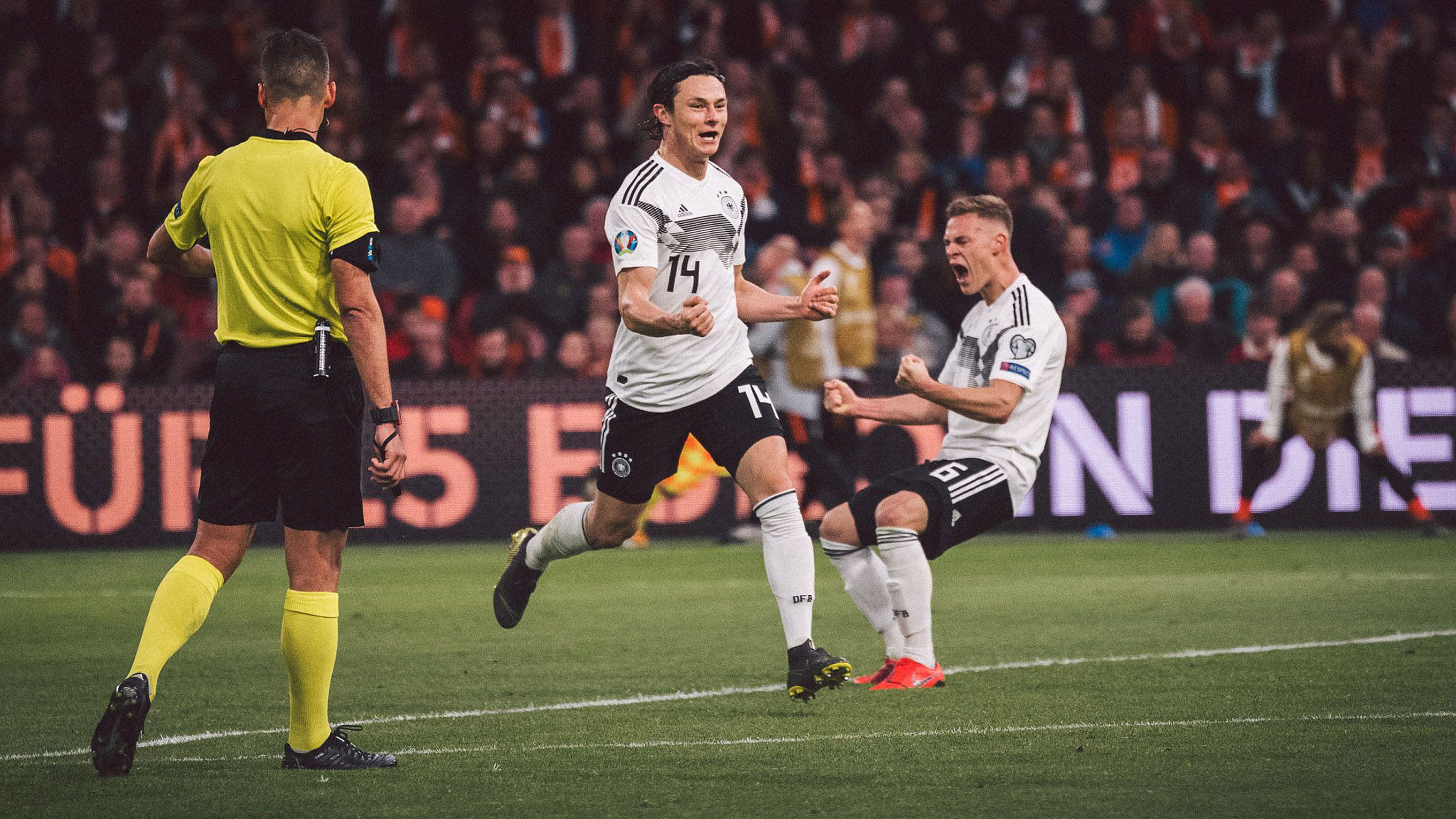 Matchwinner mit seinem Last-Minute-Tor zum 3:2 in Amsterdam: Nico Schulz (M.) © Â© Philipp Reinhard, 2018