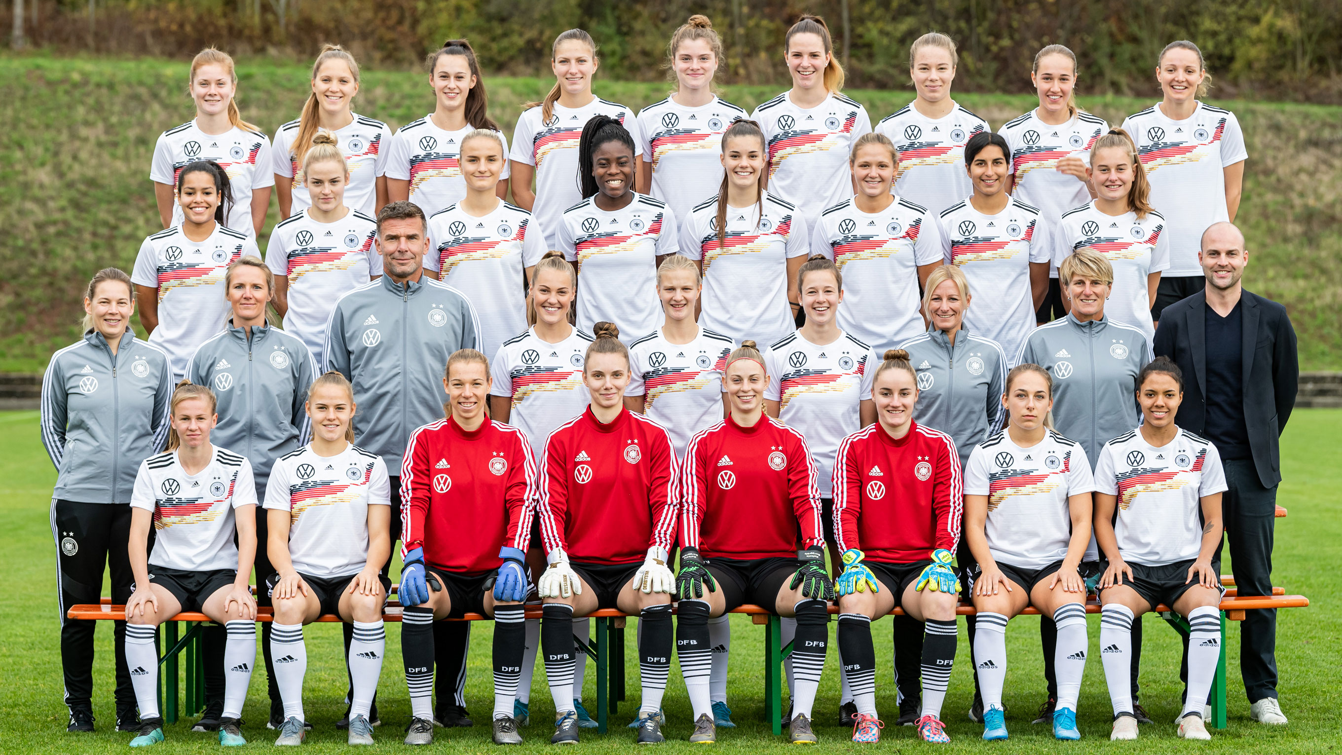 Team Und Trainerin :: U 20-Frauen :: Frauen-Nationalmannschaften ...