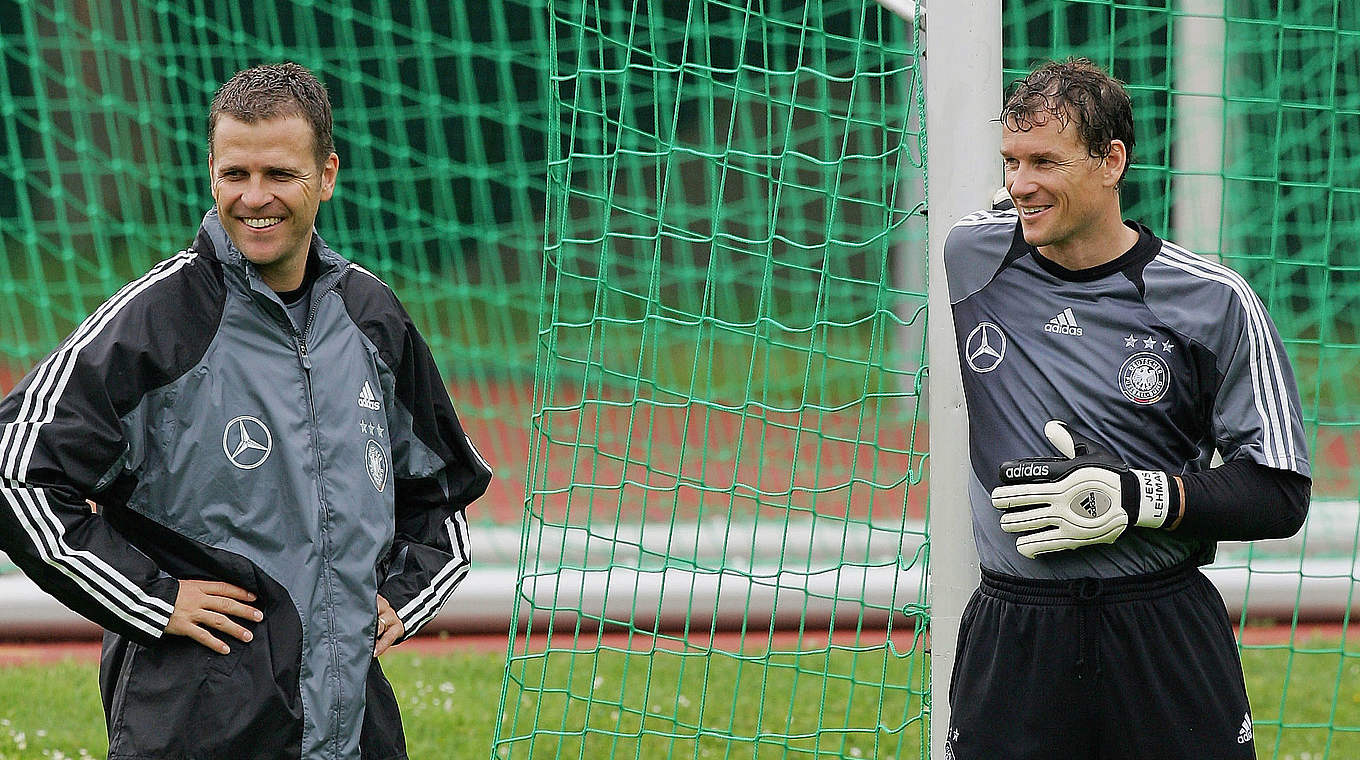 Spaß an der Trainingsarbeit: Bierhoff und der ehemalige Nationaltorwart Jens Lehmann © imago/Eibner