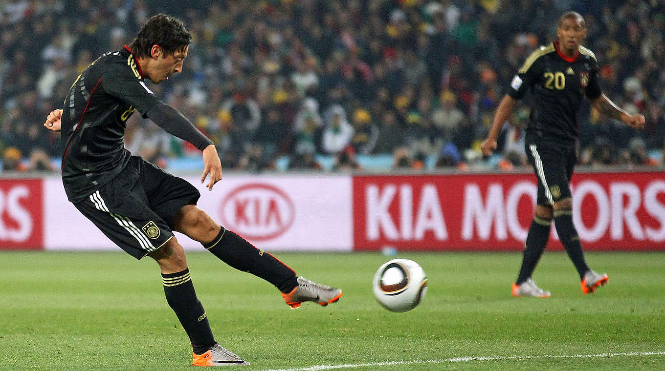 Sternstunde: Özil mit dem entscheidenden Tor bei der WM gegen Ghana © x-default