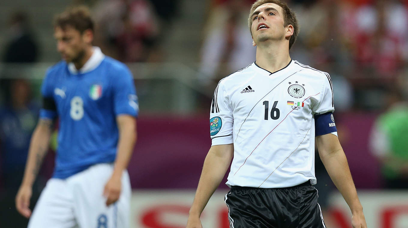 Halbfinalaus beim letzten EM-Einsatz: Philipp Lahm (r.) 2012 in Warschau gegen Italien  © 2012 Getty Images