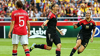 Siegtreffer: Anja Mittag schießt die DFB-Frauen zum EM-Titel 2012 © 2013 Getty Images