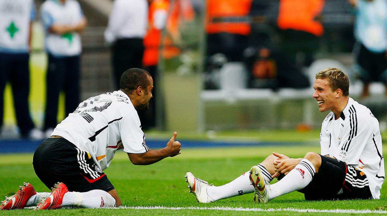 David Odonkor (l.) und Lukas Podolski: unverbraucht, frech, unbekümmert © 2006 Getty Images