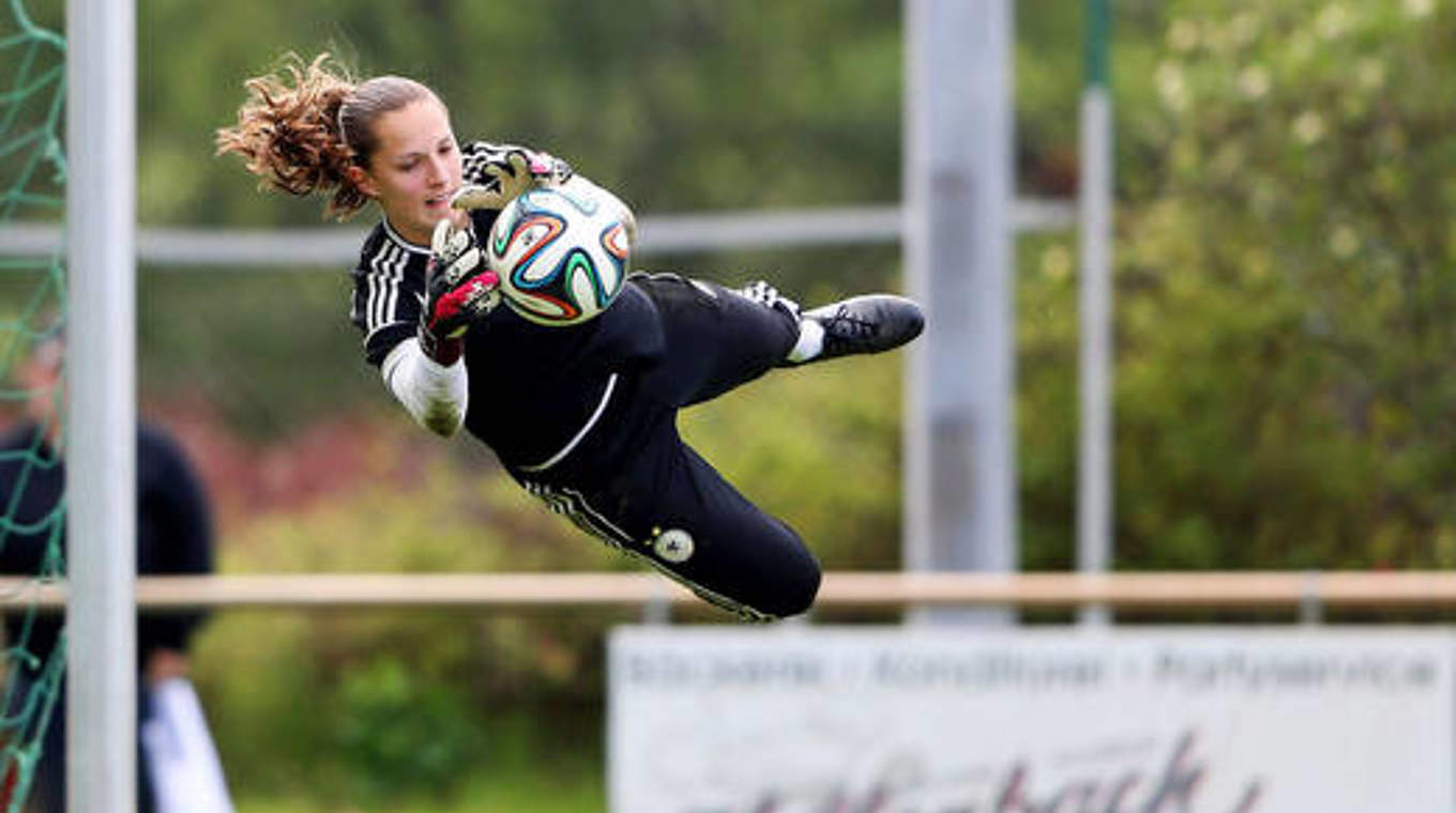 Vom Freiburger Team zur Spielführerin gewählt: Torhüterin Laura Benkarth © Bongarts/GettyImages