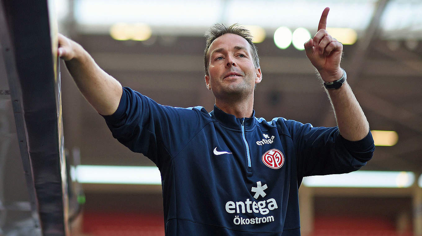 Kein guter Einstand: Mainz und sein neuer Trainer Hjulmand ausgeschieden © 2014 Getty Images