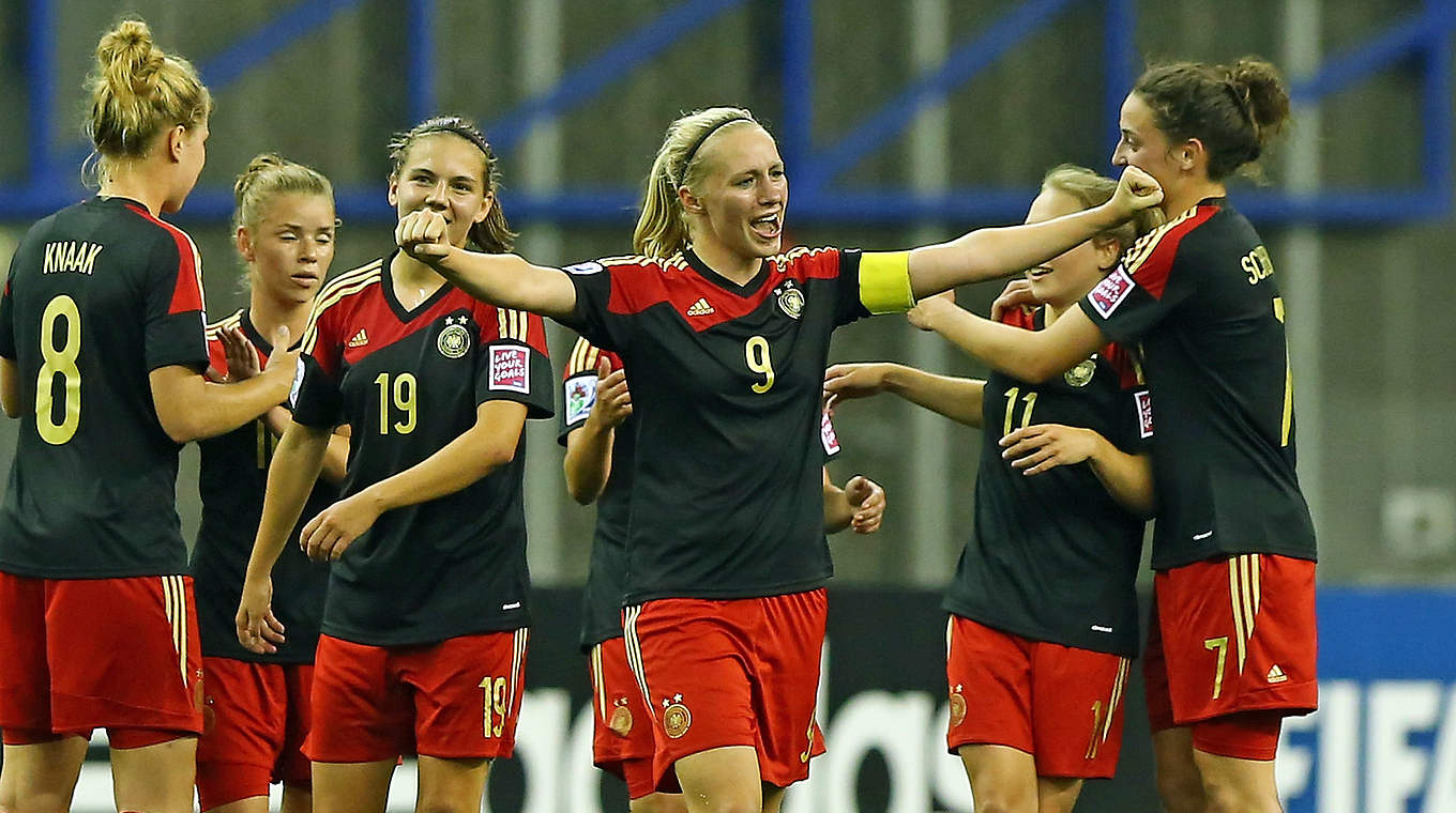 Viertelfinaleinzug dank 5:1-Erfolg perfekt: Jubel bei den U 20-Frauen
 © 2014 FIFA