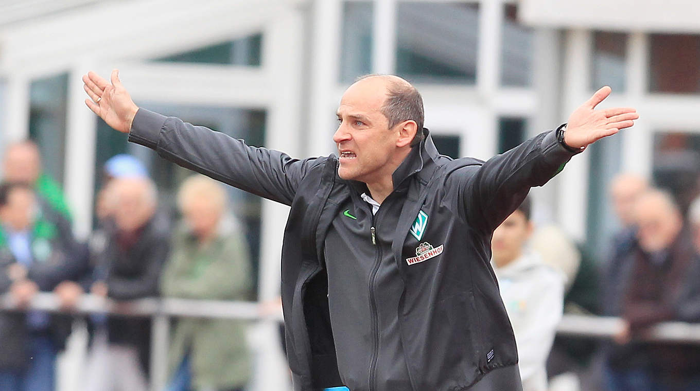 Mit Rückenwind in den Spieltag: Werder II und Coach Skripnik © 2014 Getty Images