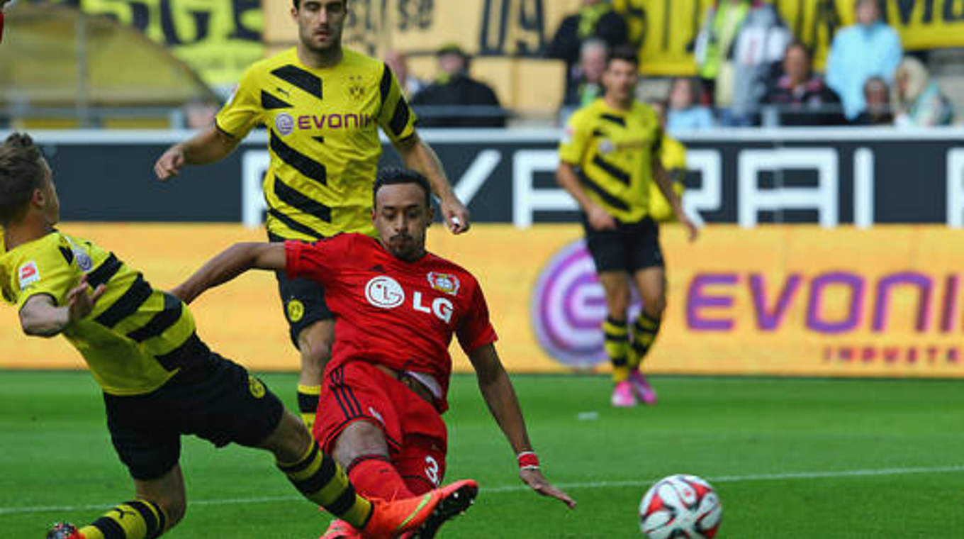 Paukenschlag nach neun Sekunden: Karim Bellarabi (M.) trifft für Bayer © Bongarts/GettyImages