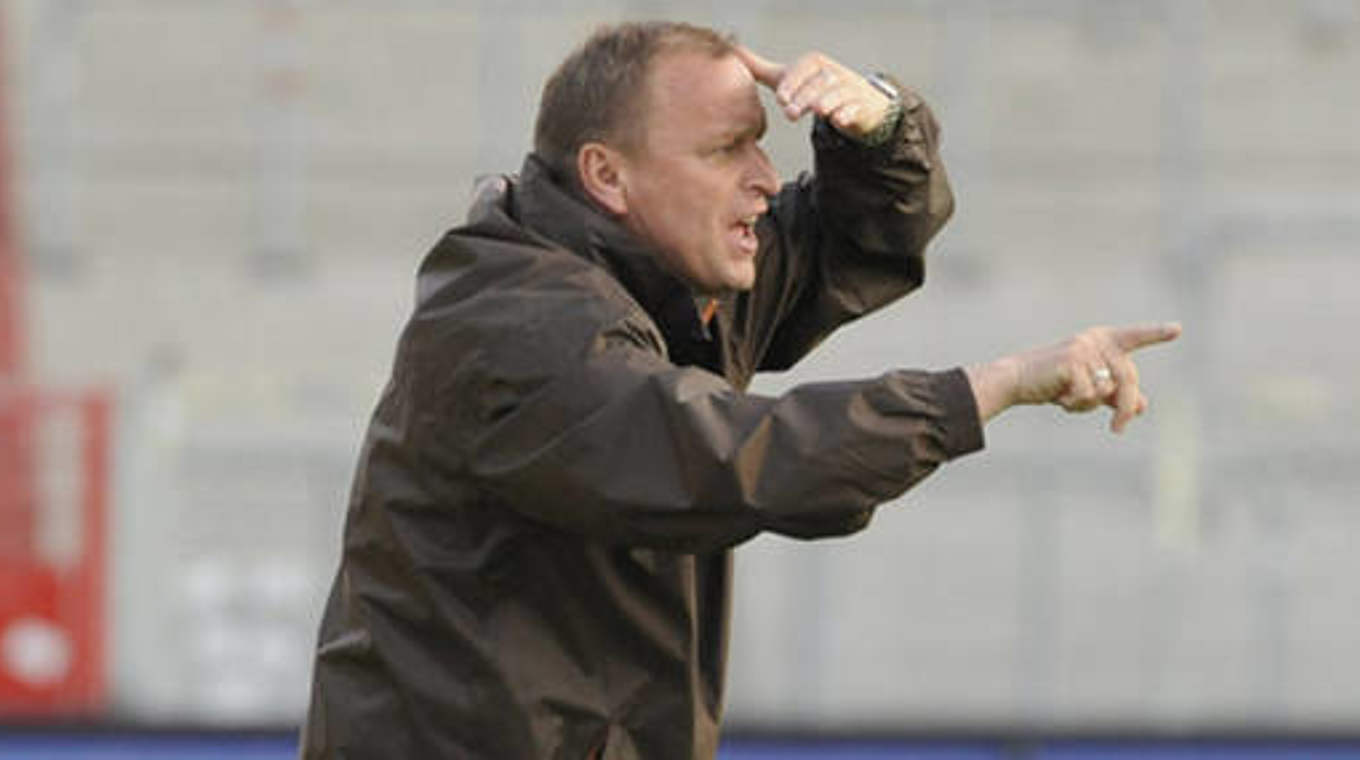 Deutlicher Sieg im Derby: St. Pauli-Coach Philipkowski vor dem Derby © Bongarts/Getty Images