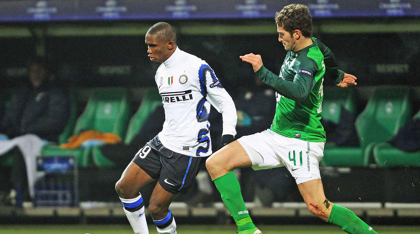 Früher in der Champions League auf dem Platz: Schmidt (r.) gegen Eto'o © 2010 Getty Images