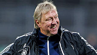 Nominiert sechs neue Spieler: DFB-Trainer Horst Hrubesch © 2013 Getty Images