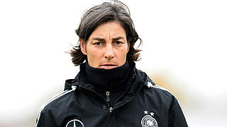 Mit 26 Spielerinnen nach Spanien: DFB-Trainerin Anouschka Bernhard © 2013 Getty Images