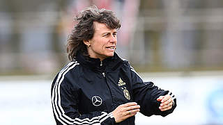Mit 20 Spielerinnen nach Portugal: U 16-Trainerin Ulrike Ballweg © 2013 Getty Images