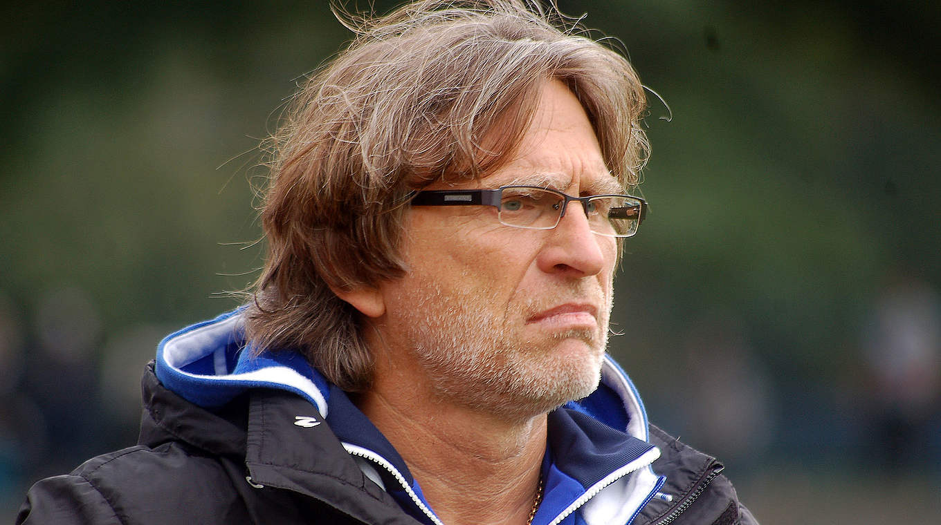 Mit Schalke weiter auf Erfolgskurs: Trainer Norbet Elgert © mspw