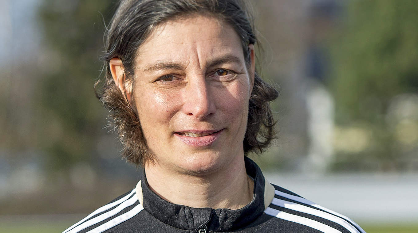 Zweites Spiel beim 4-Nationen-Cup: DFB-Trainerin Anouschka Bernhard © 2014 Getty Images