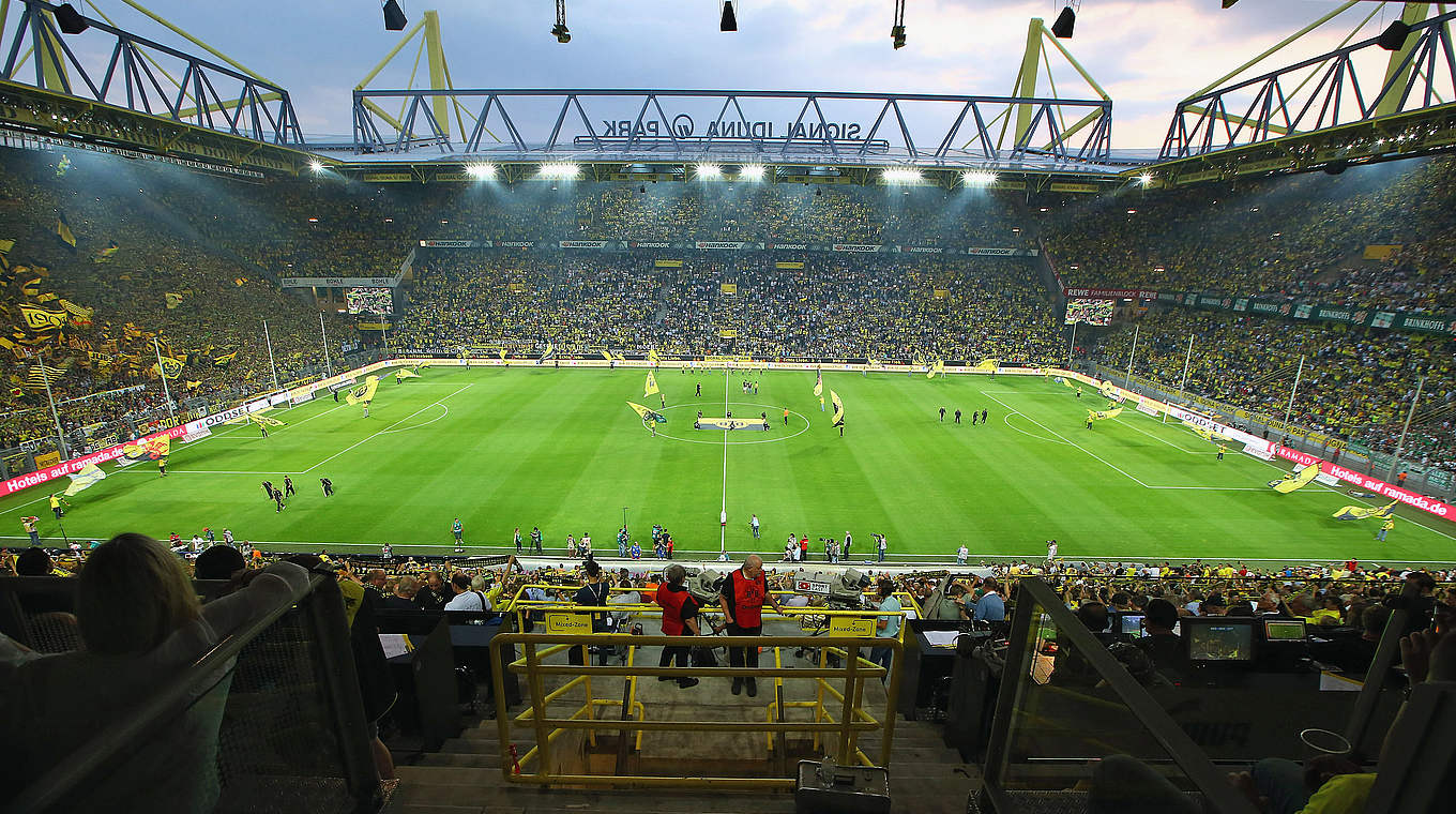 Gegen Hoffenheim im Pokal-Viertelfinale ausverkauft: Der Signal-Iduna-Park © 2013 Getty Images