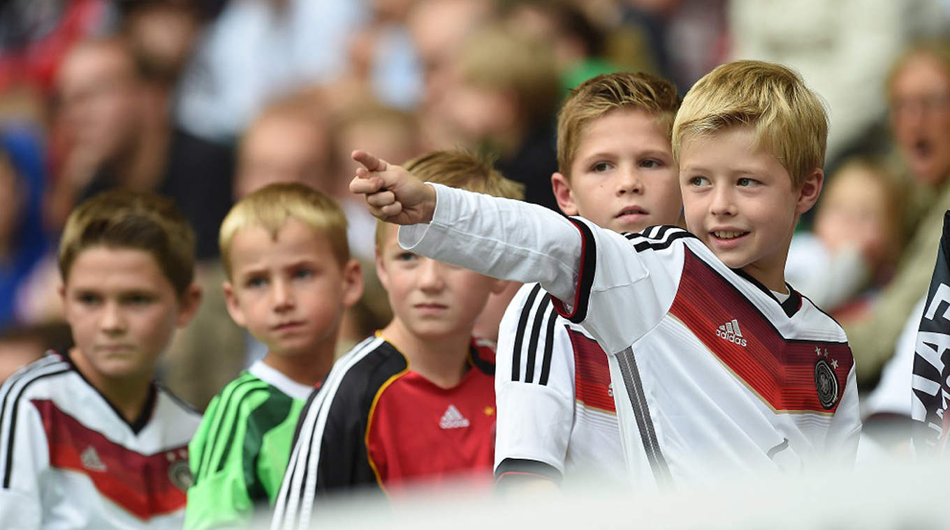 Begeistertes Publikum: Helden von Rio hinterlassen staunende Kinderaugen © GES-Sportfoto