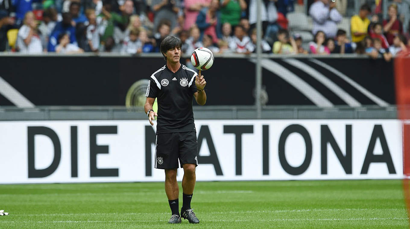 Hatte auf dem Feld das Sagen: Bundestrainer Joachim Löw © GES-Sportfoto