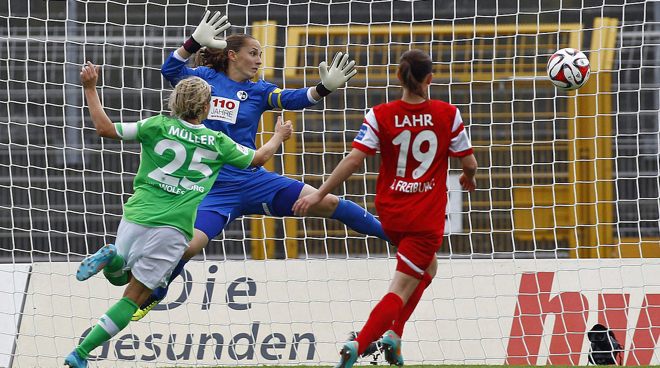 Gegen Freiburg gelingt der 200. Bundesligatreffer: Martina Müller © 2014 Getty Images