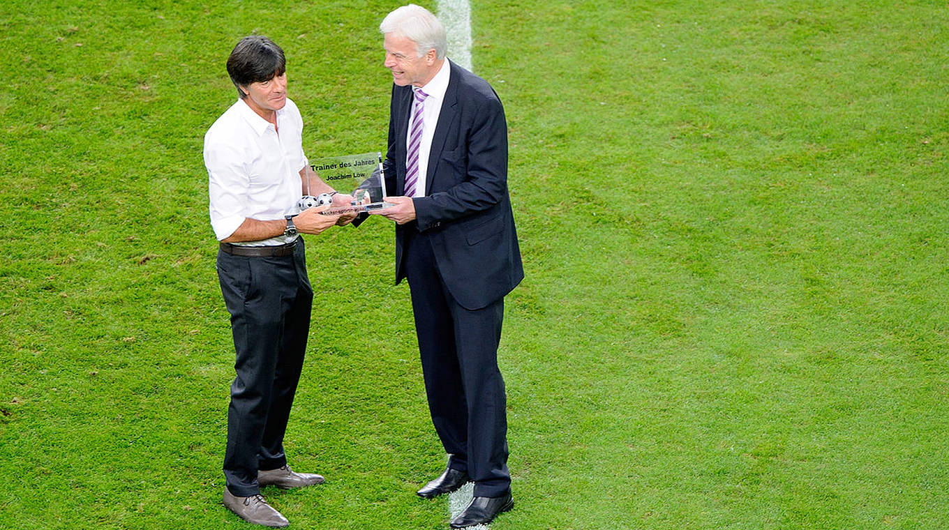 "Trainer des Jahres": Joachim Löw (l.) © GES/Marvin Guengoer