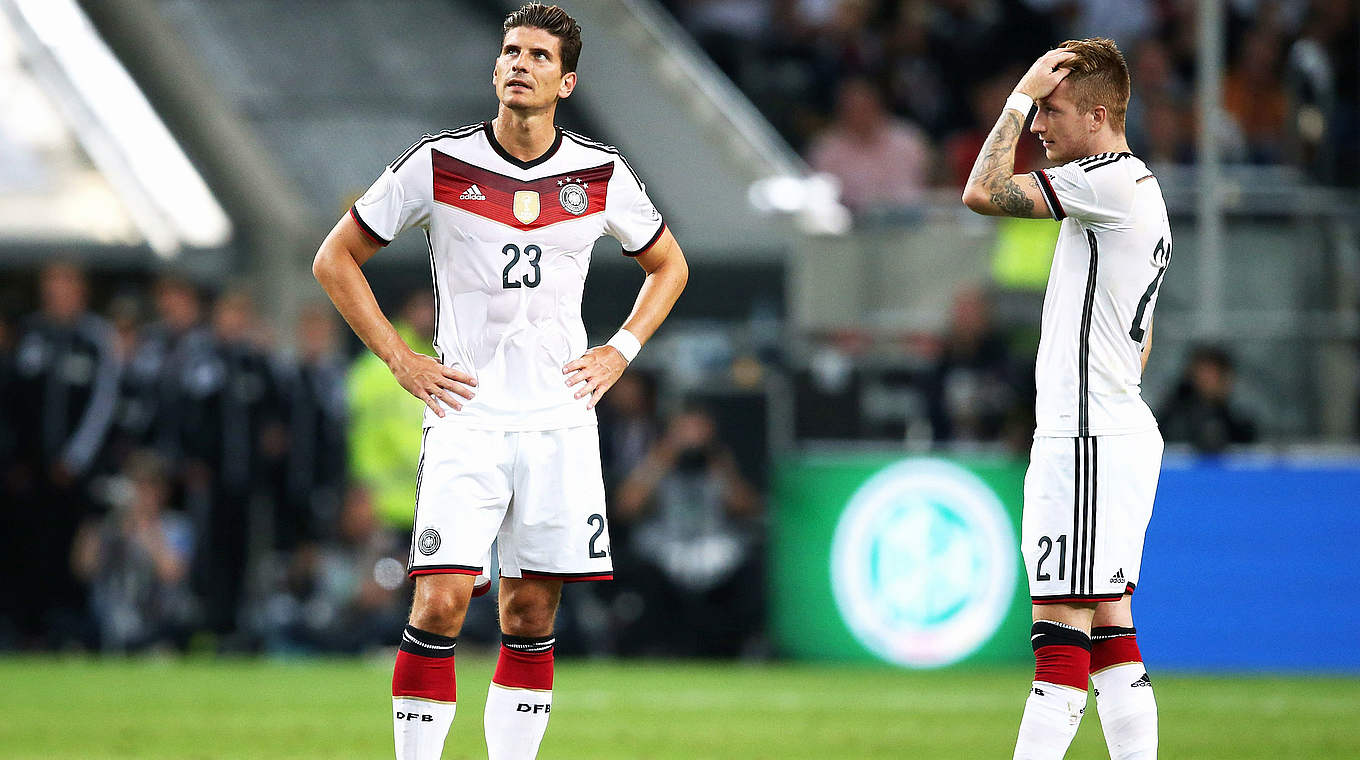 Gomez (l.) "Wir haben zwei ausgeglichene Mannschaften gesehen" © 2014 Getty Images