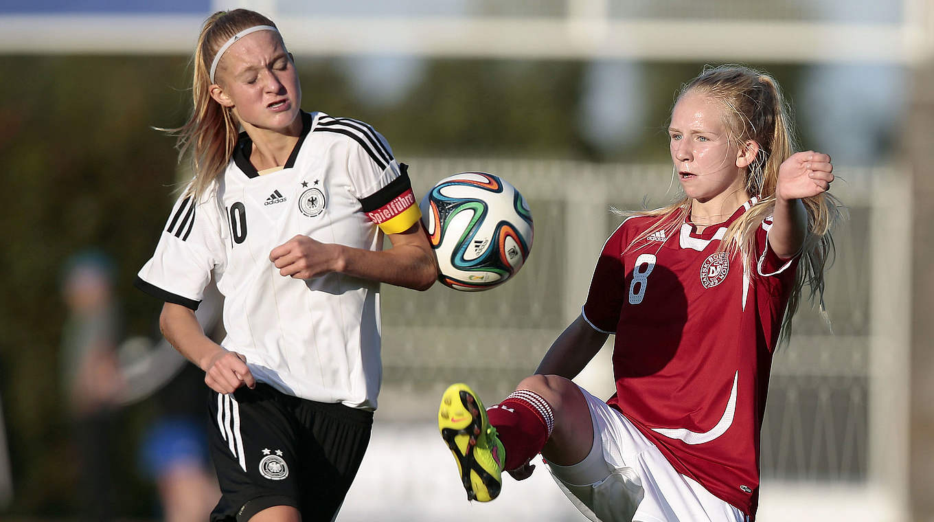 Spielführerin der U 16: Janina Minge (l.) © 2014 Getty Images