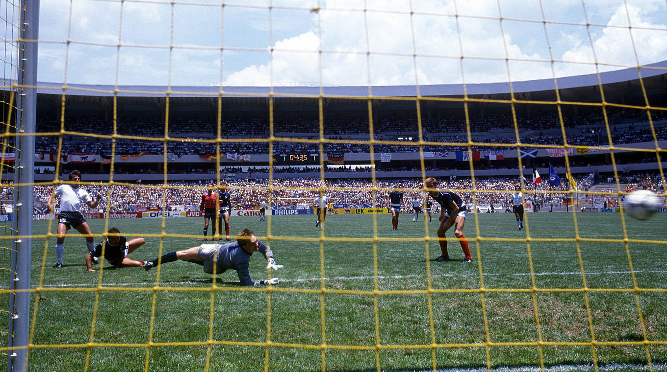 Zwei Tore gegen Schottland bei der WM 1986: Klaus Allofs (l.) © imago