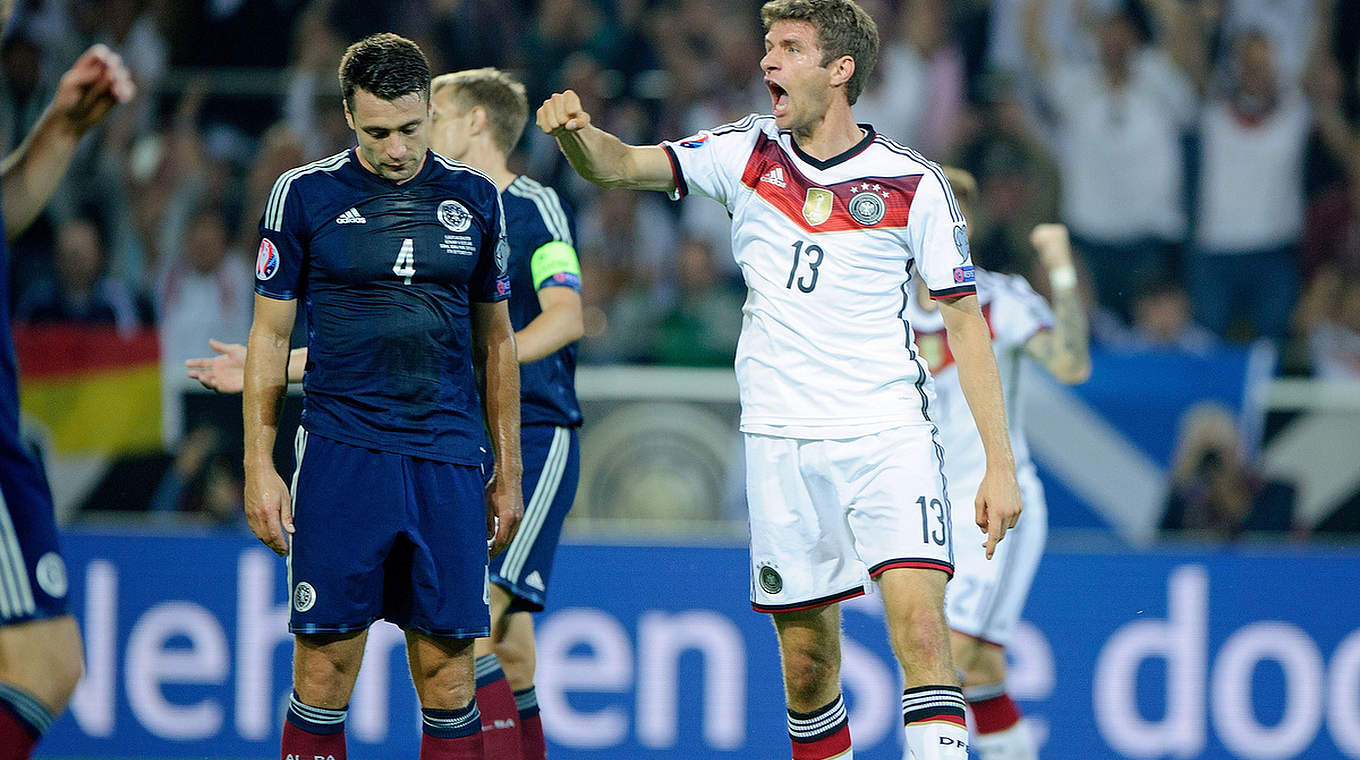 Doppelpack gegen Schottland: Thomas Müller (r.) © GES/Marvin Guengoer