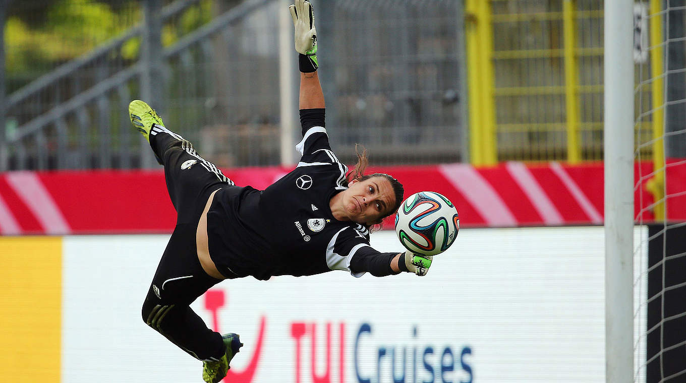 Wird beide Partien im Tor stehen: Weltfußballerin Nadine Angerer © 2014 Getty Images