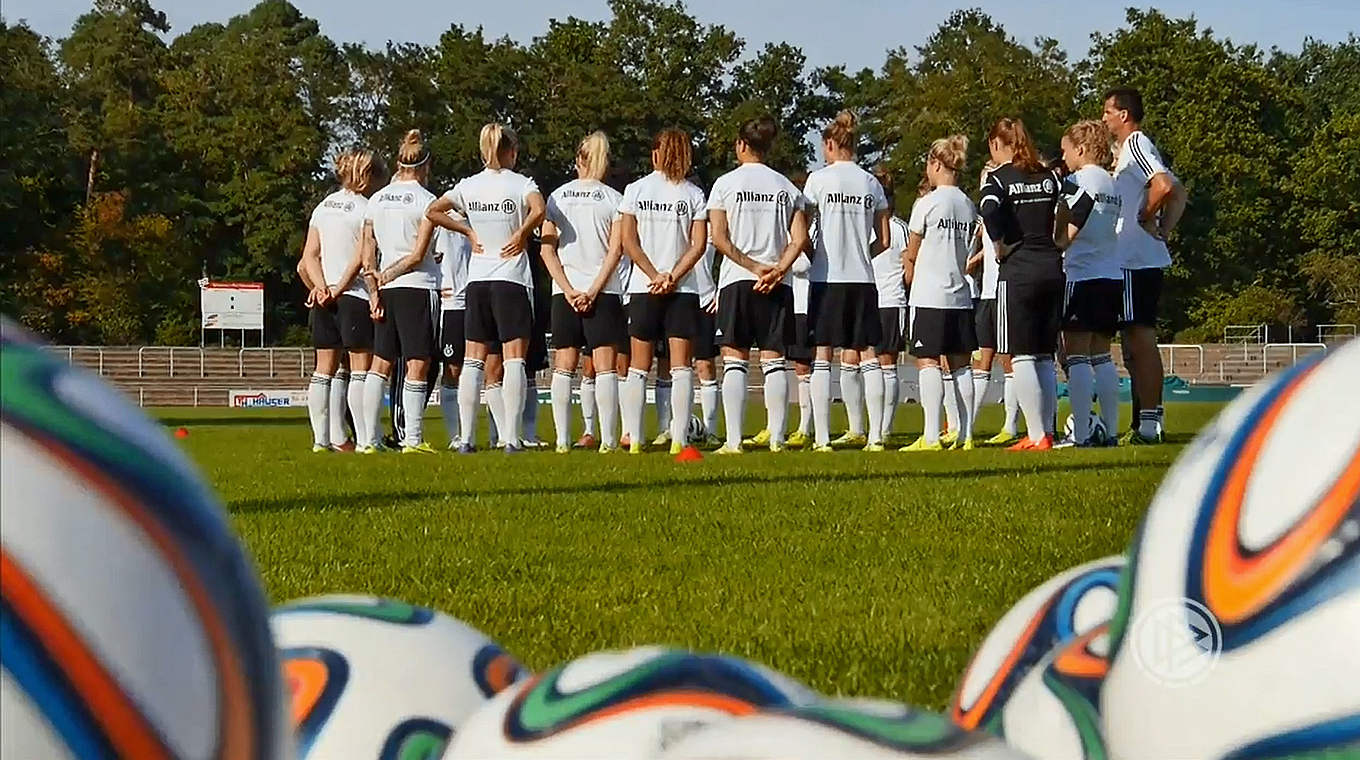 Erstes Treffen vor dem Qualifikationsspiel in Russland: die Frauen-Nationalmannschaft © DFB-TV