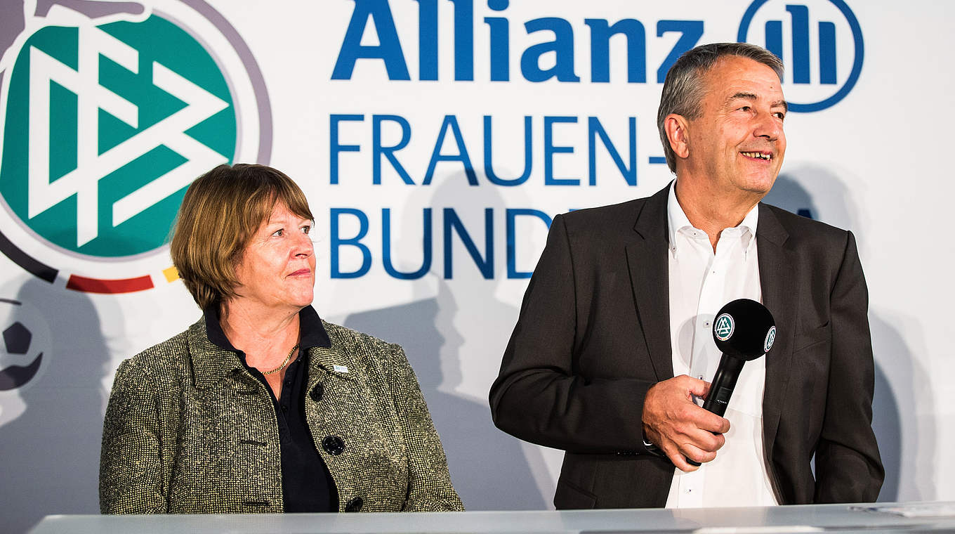 Führen die Delegation in Frankfurt an: Wolfgang Niersbach und Hannelore Ratzeburg © 2014 Getty Images