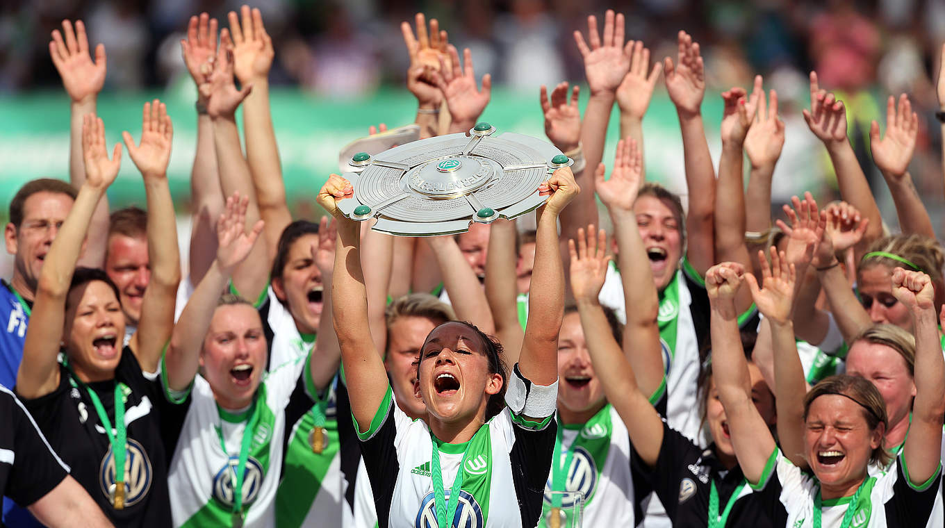 On top with Wolfsburg: Keßler celebrating the 2014 German Championship © 2014 Getty Images