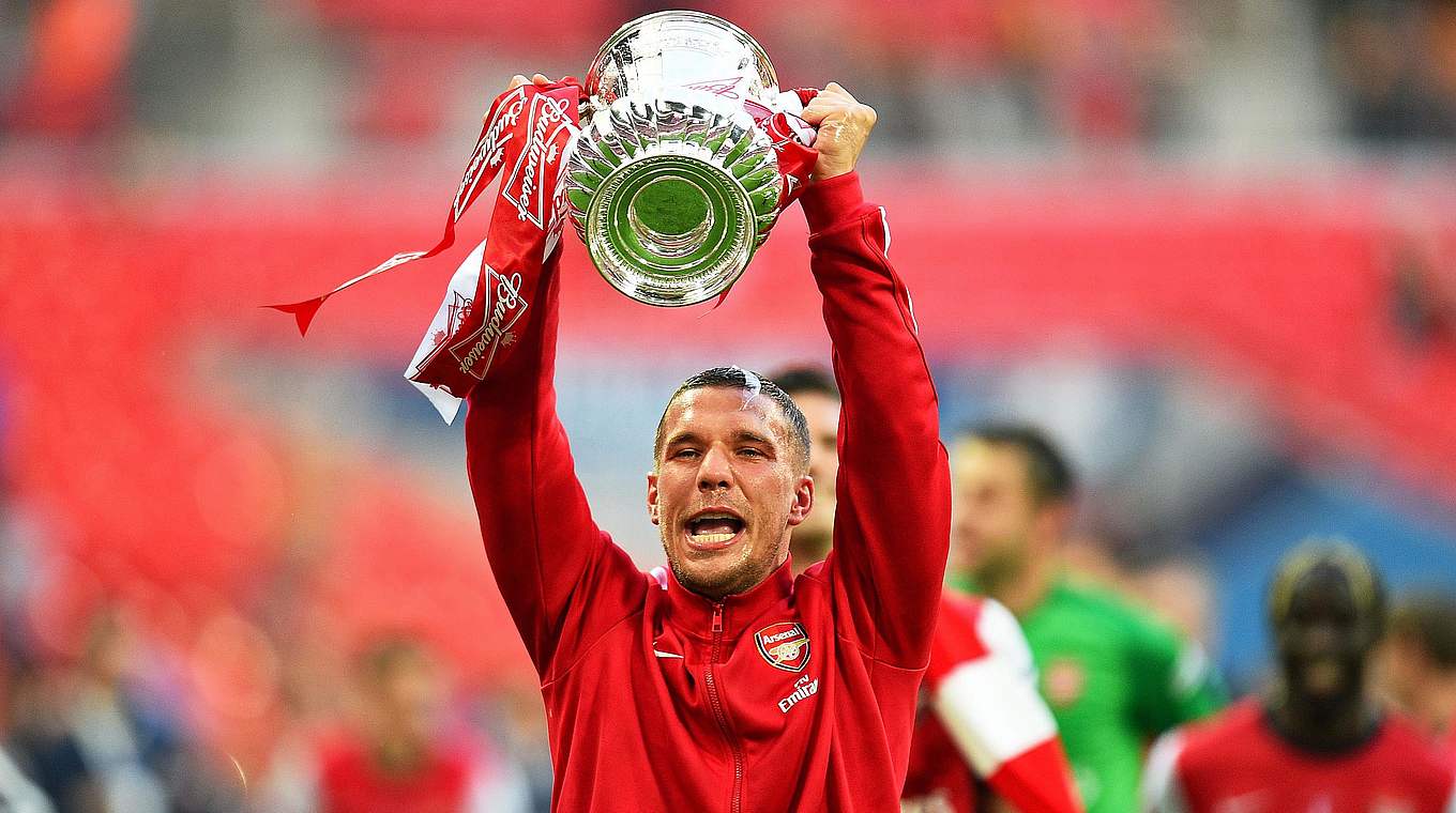 Podolski: Als FA-Cup Sieger nach Dortmund © 2014 Getty Images