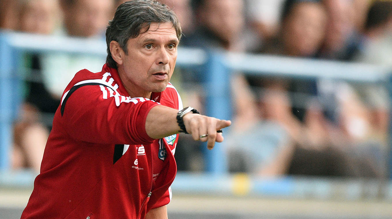 Verlängert seinen Vertrag um zwei Jahre bis 2017: Chemnitz-Trainer Karsten Heine © 2014 Getty Images