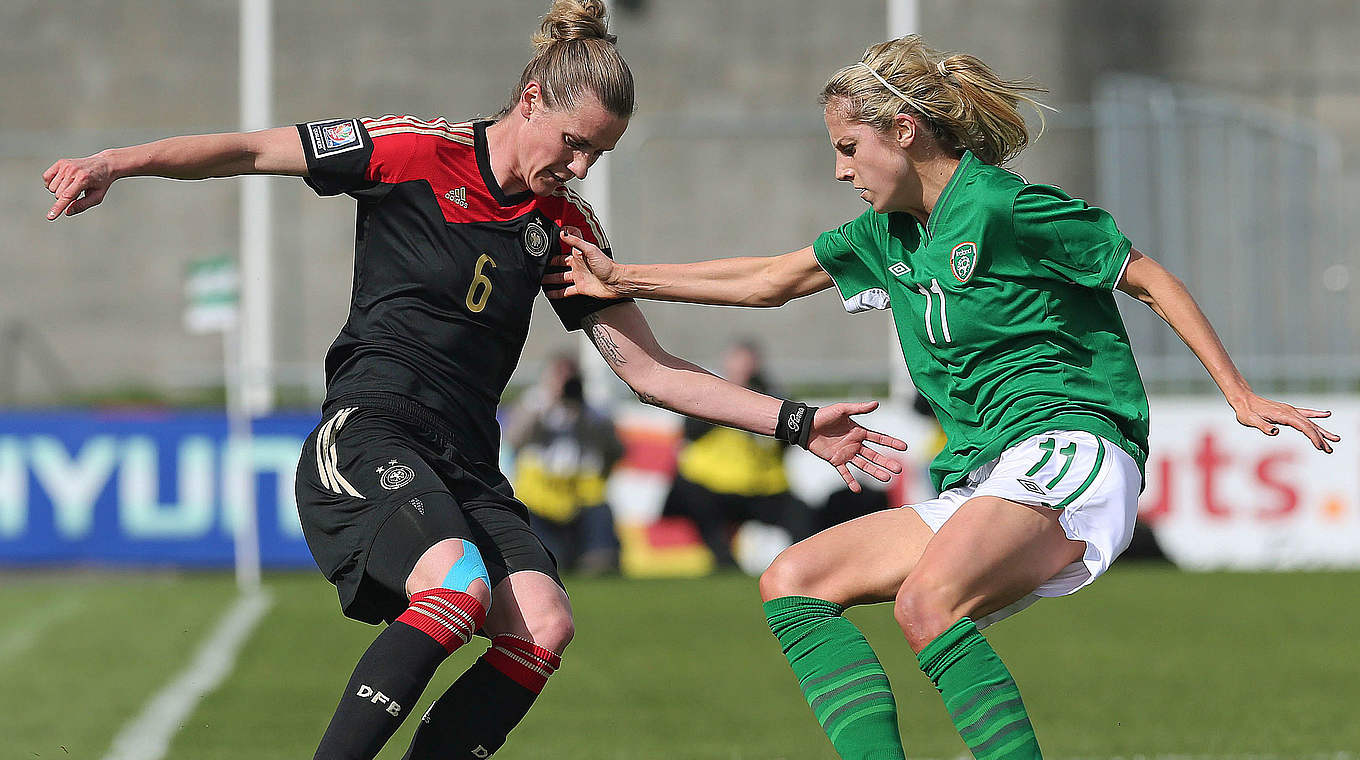 Fight in Dublin: Laudehr (l.) gegen Irlands Russell © 2014 Getty Images