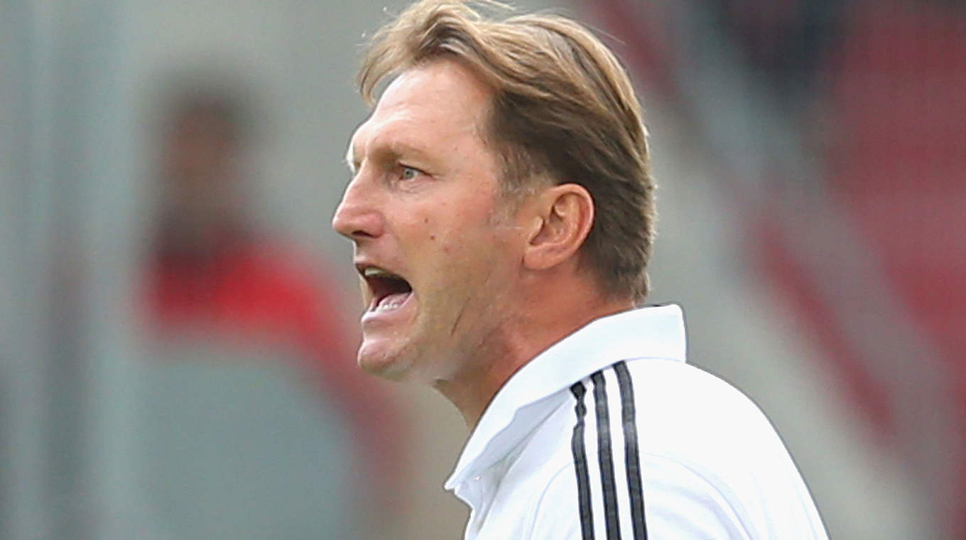 Draw with Munich: Ingolstadt with coach Hasenhüttl © 2014 Getty Images