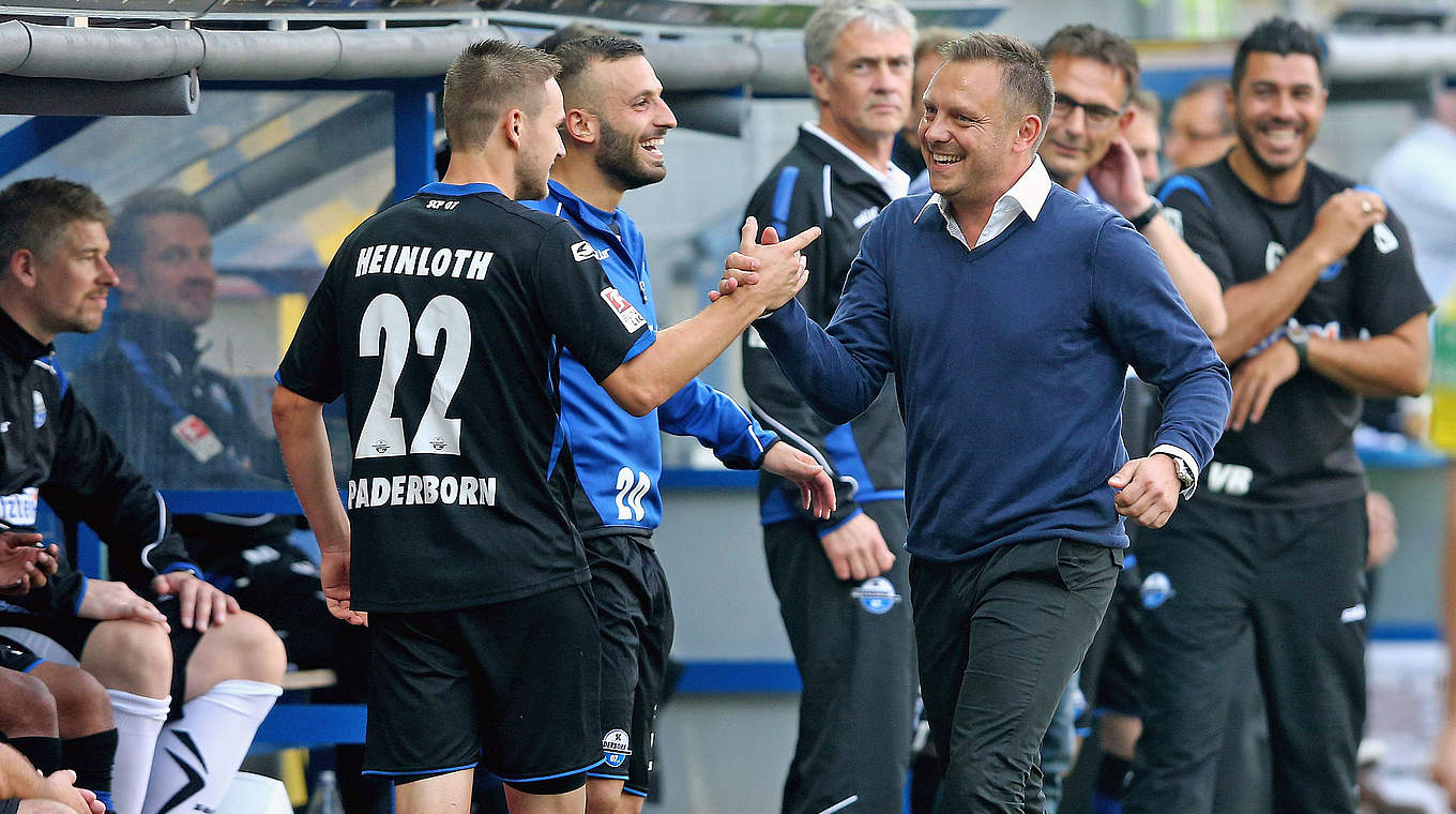 Will mit seinem Team auch gegen Hertha jubeln: SCP-Trainer André Breitenreiter (2.v.r.) © 2014 Getty Images