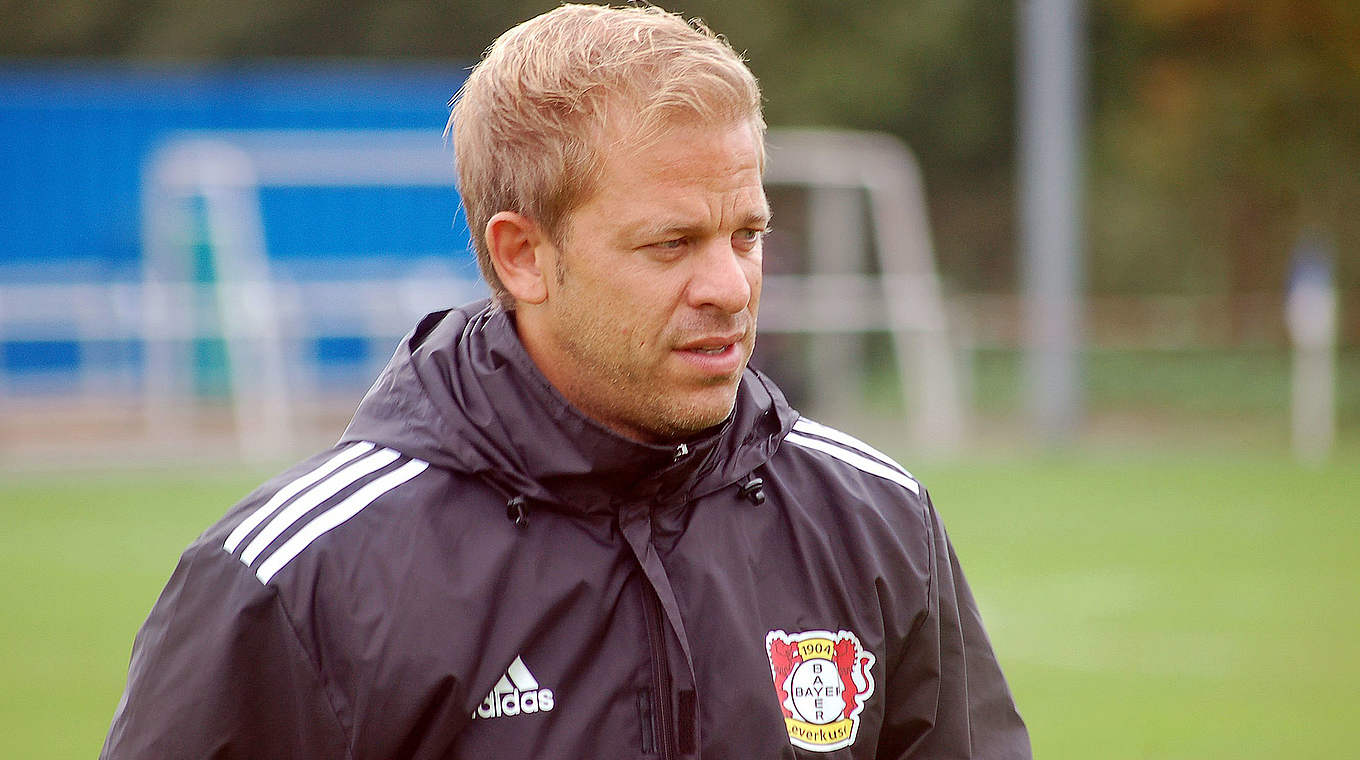 Landet Derbysieg mit Bayer Leverkusen: Trainer Markus Anfang © MSPW