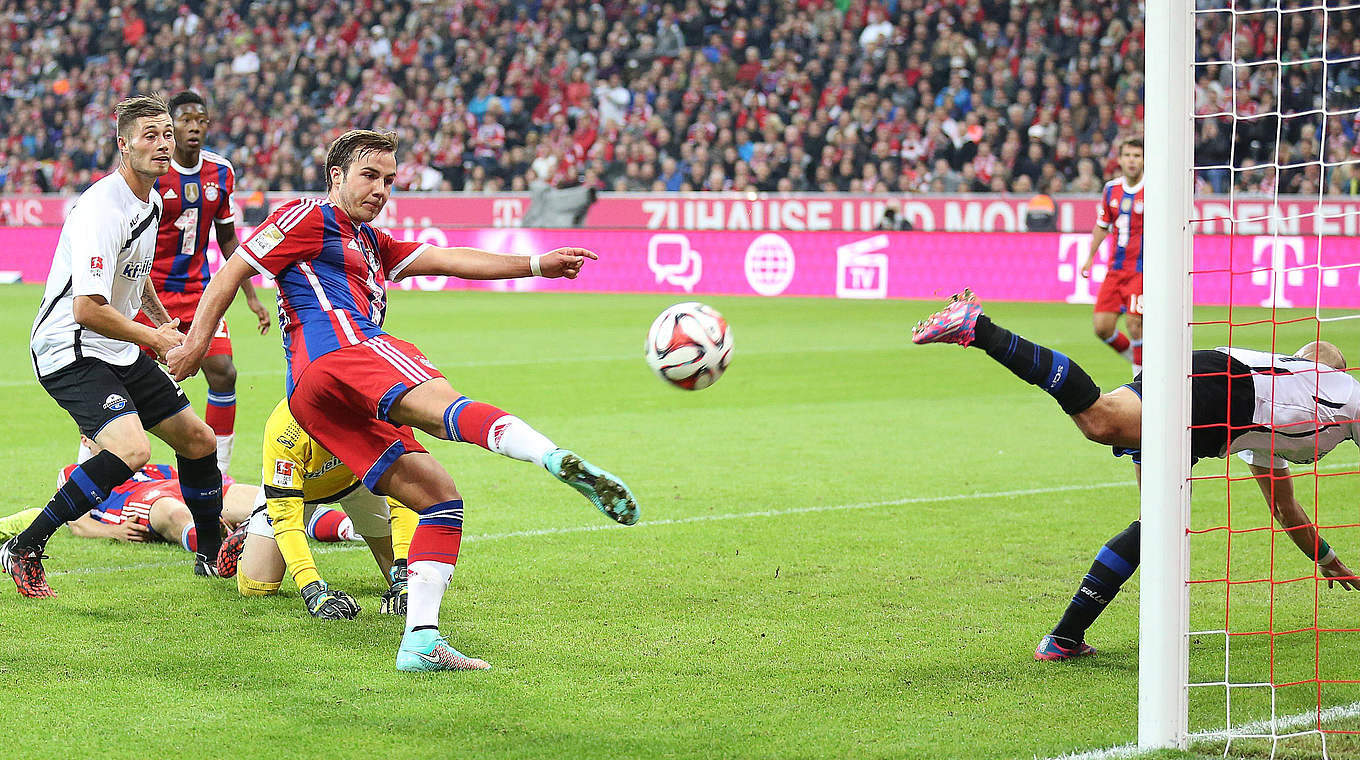 Deckel drauf: Mario Götze (3.v.r.) erzielt das 3:0 für die Bayern © imago/ActionPictures