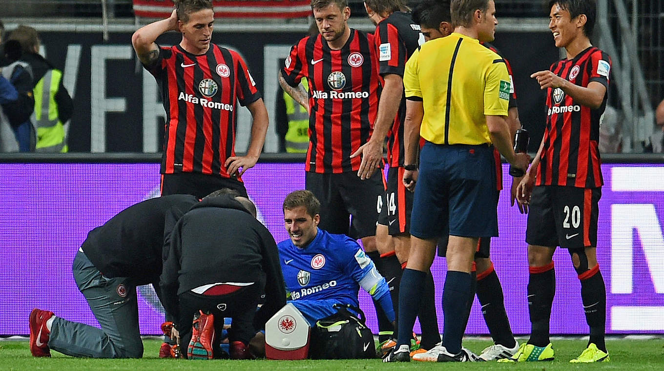Schwer am Sprunggelenk verletzt: Eintracht-Torwart Kevin Trapp © 2014 Getty Images