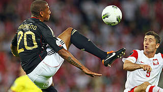 Im Duell: Boateng (l.) gegen Lewandowski © 2011 Getty Images
