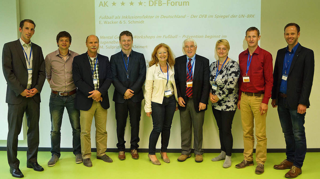 Die Referenten des DFB-Forums in Kassel © dfb