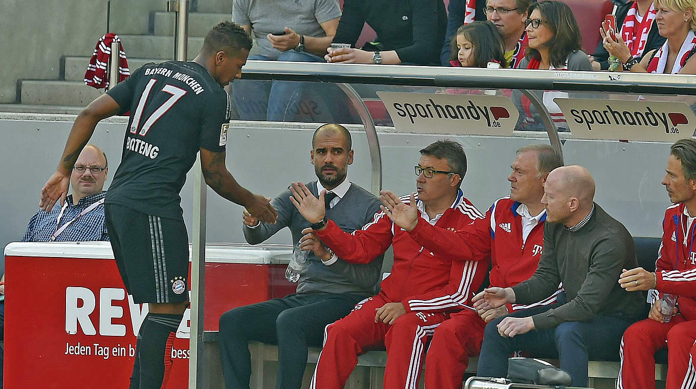 Vorsichtsmaßnahme: Guardiola (2.v.l.) wechselt Boateng in Köln aus © imago/MIS