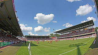 Stadion der Freundschaft: Ostduell Cottbus gegen Rostock am 22. November © 2014 Getty Images