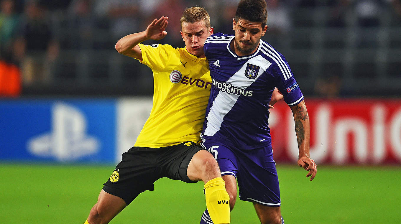 Konsequent im Zweikampf: Dortmunds Sven Bender (l.) © 2014 Getty Images