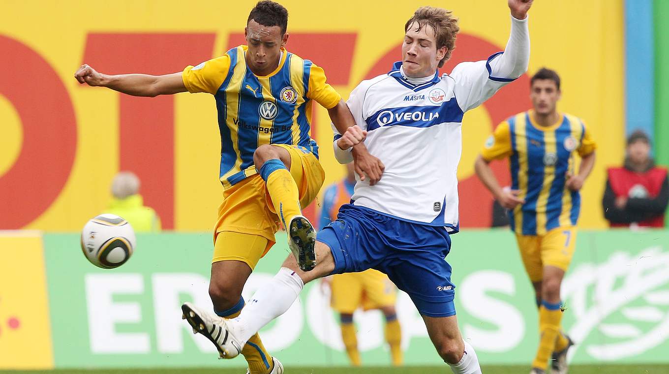 Behauptet sich früh in der 3. Liga: im Duell gegen Hansa Rostock © 2010 Getty Images
