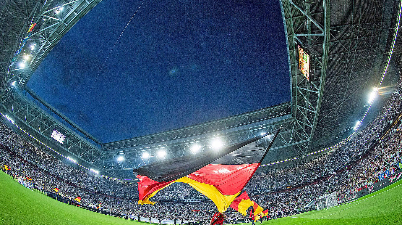 Am 13. Juli im Maracana, am 3. September in Düsseldorf. Die Neuauflage des Endspiels der Weltmeisterschaft 2014. Der Fan Club Nationalmannschaft war in Düsseldorf dabei.  © 